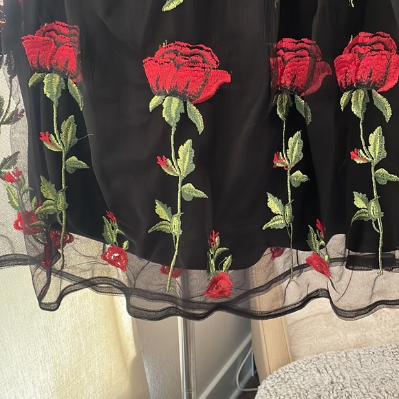 Over Kleshas Beautiful Floral Tulle Overlay Skirt - Picture 7 of 15